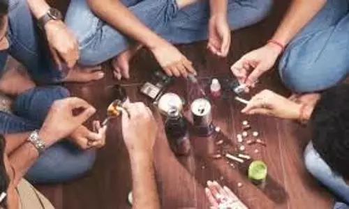 Hyderabad: नशे की गिरफ्त में छात्र: विदेश में पढ़ाई का सपना अधूरा Hyderabad: नशे की गिरफ्त में छात्र: विदेश में पढ़ाई का सपना अधूरा