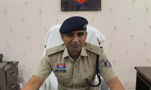 सिंचाई विभाग के चौकीदार ने खुद को मारा चाकू, सुसाइड की कोशिश की