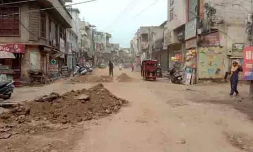 Jalandhar: रेलवे सड़क निर्माण कार्य में देरी, मानसून का खतरा मंडरा रहा Jalandhar: रेलवे सड़क निर्माण कार्य में देरी, मानसून का खतरा मंडरा रहा