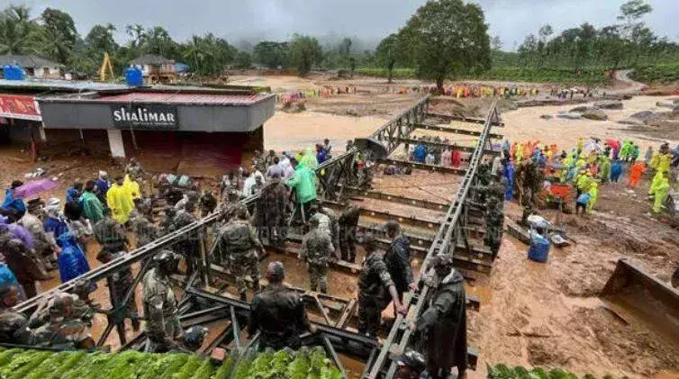 Kerala: पुन्नपुझा नदी उफान पर, बेली ब्रिज में दरार से दहशत