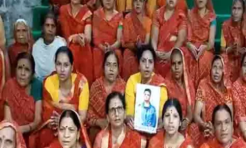 ग्रुप कैप्टन शुभांशु शुक्ला की सफलता के लिए भक्तों ने महाकालेश्वर मंदिर में की पूजा-अर्चना ग्रुप कैप्टन शुभांशु शुक्ला की सफलता के लिए भक्तों ने महाकालेश्वर मंदिर में की पूजा-अर्चना