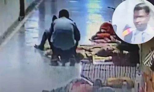 सिक्योरिटी गार्ड ही चोरी कर रहे, रायपुर हार्ट सेंटर का वीडियो सिक्योरिटी गार्ड ही चोरी कर रहे, रायपुर हार्ट सेंटर का वीडियो