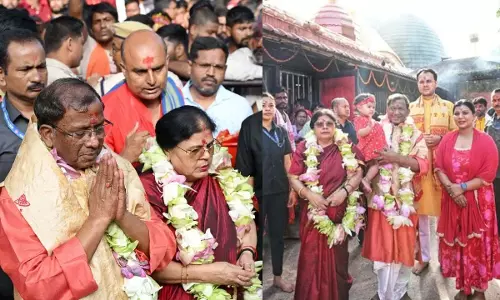 अम्बुबाची समापन के बाद कामाख्या धाम पहुंचे राज्यपाल लक्ष्मण प्रसाद आचार्य