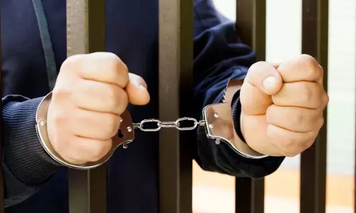 कार्यक्रम के दौरान अंधाधुंध गोलीबारी में 12 लोग मारे गए और 20 से अधिक घायल हो गए कार्यक्रम के दौरान अंधाधुंध गोलीबारी में 12 लोग मारे गए और 20 से अधिक घायल हो गए