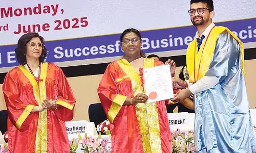 Andhra : राष्ट्रपति ने मास्टरमाइंड्स छात्रों को सम्मानित किया