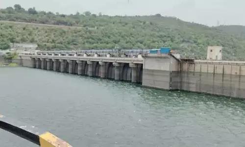 Andhra : श्रीशैलम जलाशय में भारी बाढ़ का प्रवाह