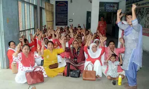 Anganwadi कार्यकर्ताओं ने सरकार के ‘निरंकुश’ आदेशों के खिलाफ प्रदर्शन किया