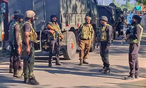 J&K : उधमपुर के पास मुठभेड़ जारी, चार जैश-ए-मोहम्मद आतंकवादियों की तलाश में व्यापक तलाश जारी