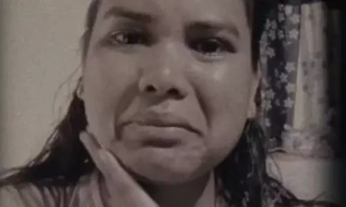 डीएड अभ्यर्थी ने रो-रोकर सरकार से लगाई नियुक्ति देने की गुहार डीएड अभ्यर्थी ने रो-रोकर सरकार से लगाई नियुक्ति देने की गुहार