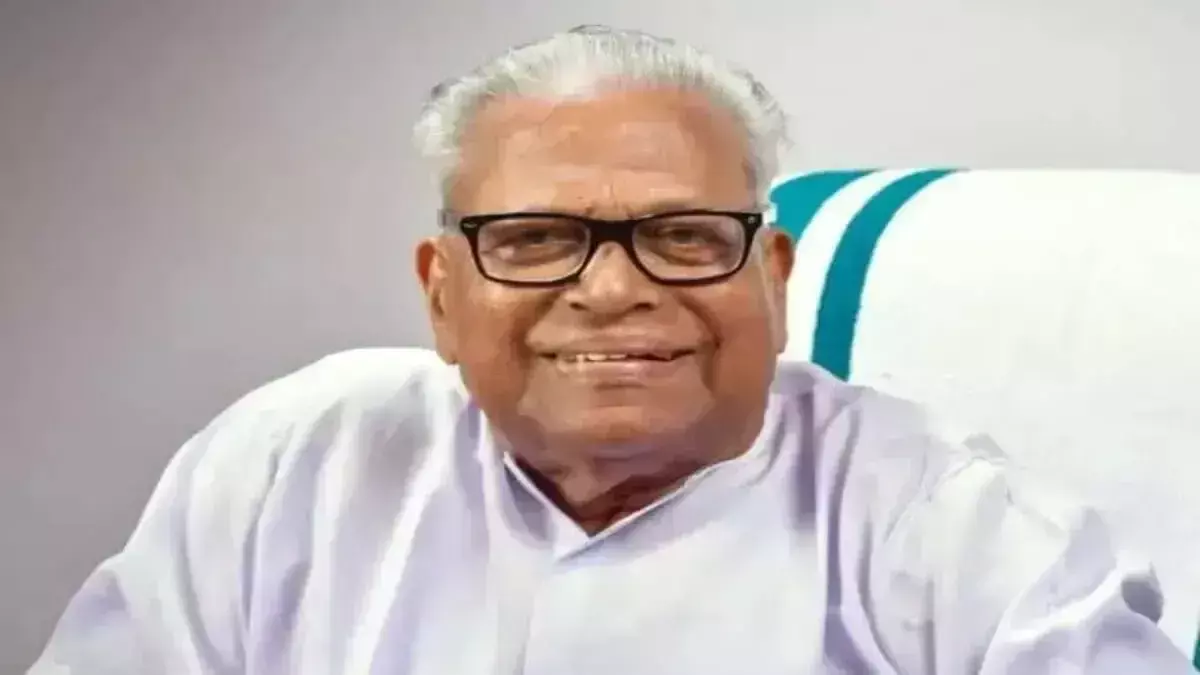Kerala : वी.एस. अच्युतानंदन की हालत गंभीर बनी हुई है Kerala : वी.एस. अच्युतानंदन की हालत गंभीर बनी हुई है