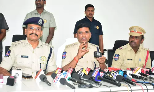 Gadwal: सर्वेयर तेजेश्वर की हत्या के मामले में 8 लोग गिरफ्तार