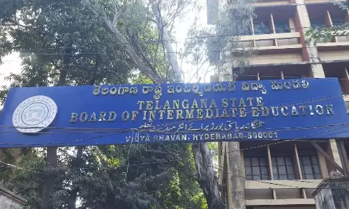 TGBIE ने बिना संबद्धता के चलने के लिए 18 जूनियर कॉलेजों को नोटिस भेजा TGBIE ने बिना संबद्धता के चलने के लिए 18 जूनियर कॉलेजों को नोटिस भेजा