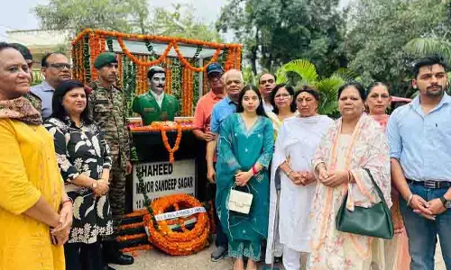 Kargil शहीद को 23वीं वर्षगांठ पर श्रद्धांजलि दी गई Kargil शहीद को 23वीं वर्षगांठ पर श्रद्धांजलि दी गई