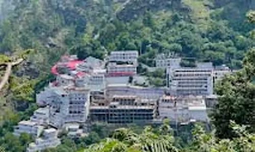 भूस्खलन के कारण वैष्णो देवी यात्रा नए मार्ग पर स्थगित