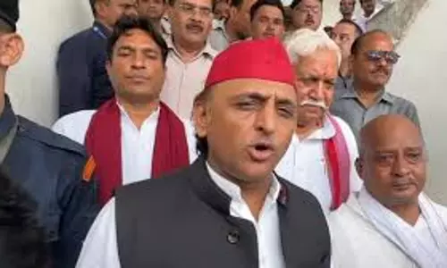 Farrukhabad: धर्म की आड़ में राजनीति कर रही भाजपा: अखिलेश यादव Farrukhabad: धर्म की आड़ में राजनीति कर रही भाजपा: अखिलेश यादव