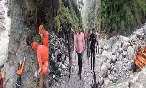 बादल फटने की मार : 8 लापता, 2 शव मिले, एक कामगार को बचाया गया बादल फटने की मार : 8 लापता, 2 शव मिले, एक कामगार को बचाया गया