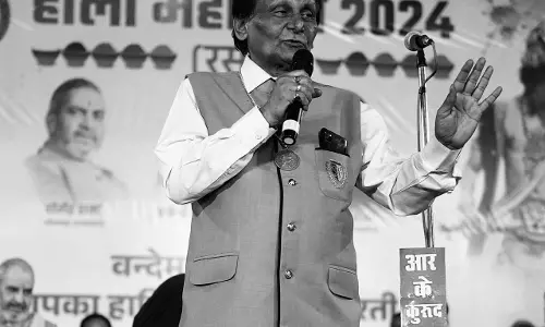 विधायक अजय चंद्राकर ने पद्मश्री डॉ. सुरेंद्र दुबे के निधन पर जताया शोक, बताया व्यक्तिगत क्षति विधायक अजय चंद्राकर ने पद्मश्री डॉ. सुरेंद्र दुबे के निधन पर जताया शोक, बताया व्यक्तिगत क्षति