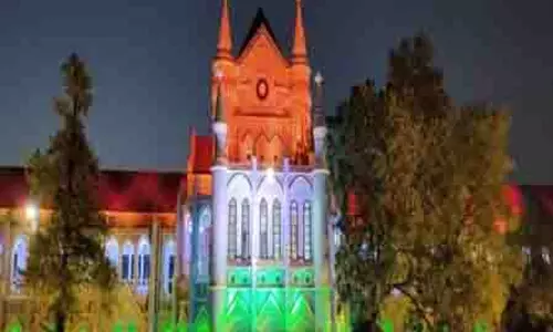 मध्य प्रदेश HC ने पीड़ित को समय पर नोटिस न देने पर SHO को 1,000 पेड़ लगाने का आदेश दिया मध्य प्रदेश HC ने पीड़ित को समय पर नोटिस न देने पर SHO को 1,000 पेड़ लगाने का आदेश दिया