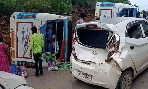 डोमलपेंटा में बड़ा हादसा टल गया.. श्रीशैलम जा रही मिनी बस पलटी डोमलपेंटा में बड़ा हादसा टल गया.. श्रीशैलम जा रही मिनी बस पलटी