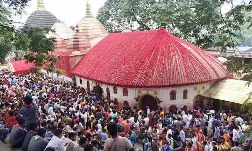 Assam: अंबुबाची निवृत्ति के बाद कामाख्या मंदिर फिर से खुला Assam: अंबुबाची निवृत्ति के बाद कामाख्या मंदिर फिर से खुला