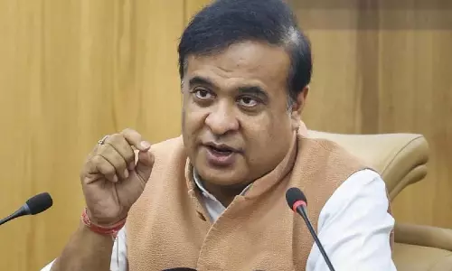 Assam: हिमंत बिस्वा सरमा ने अवैध घुसपैठ के मुद्दे पर सख्त बात की Assam: हिमंत बिस्वा सरमा ने अवैध घुसपैठ के मुद्दे पर सख्त बात की