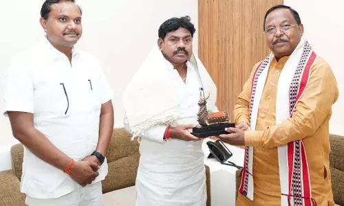 उत्तरप्रदेश के राज्य मंत्री संजय सिंह गौड़ ने मंत्री रामविचार नेताम से की भेंट