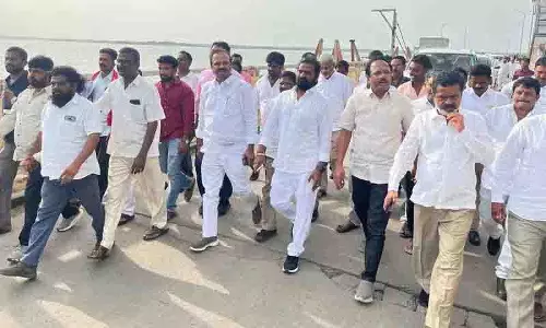 पूर्व मंत्रियों सहित BRS टीम ने जुराला परियोजना क्रेस्ट गेट मुद्दे का निरीक्षण किया
