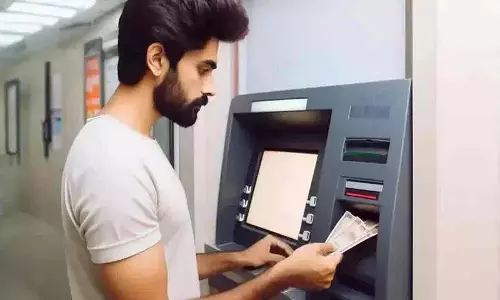 HDFC कैश डिपोजिट मशीन में नकली नोट मिले