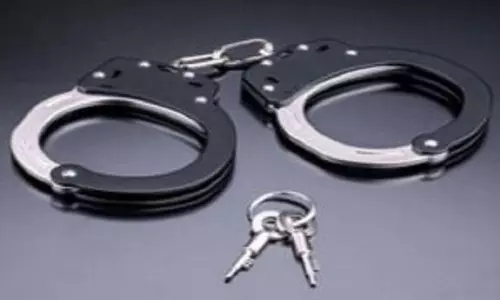 Bhubaneswar : डकैती नाकाम, पुलिस ने 3 हथियारबंद आरोपियों को किया काबू Bhubaneswar : डकैती नाकाम, पुलिस ने 3 हथियारबंद आरोपियों को किया काबू