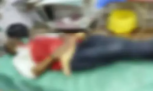शख्स ने खुद का गला काटा, मानसिक रूप से था बीमार शख्स ने खुद का गला काटा, मानसिक रूप से था बीमार