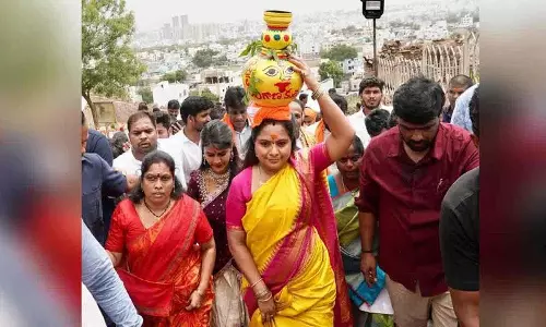 Golconda की देवी महाकाली को समर्पित एमएलसी कविता की कविता Golconda की देवी महाकाली को समर्पित एमएलसी कविता की कविता