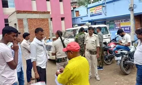 Bihar : गर्लफ्रेंड के साथ निकला छात्र, कुछ देर में मौत के घाट उतारा गया Bihar : गर्लफ्रेंड के साथ निकला छात्र, कुछ देर में मौत के घाट उतारा गया