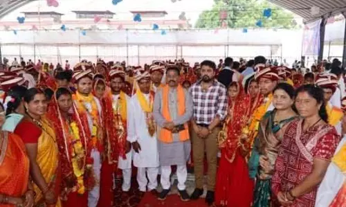 शासन की जनहित योजनाओं में भागीदारी करके नवविवाहित जोड़े लाभ उठाएं: सांसद शासन की जनहित योजनाओं में भागीदारी करके नवविवाहित जोड़े लाभ उठाएं: सांसद