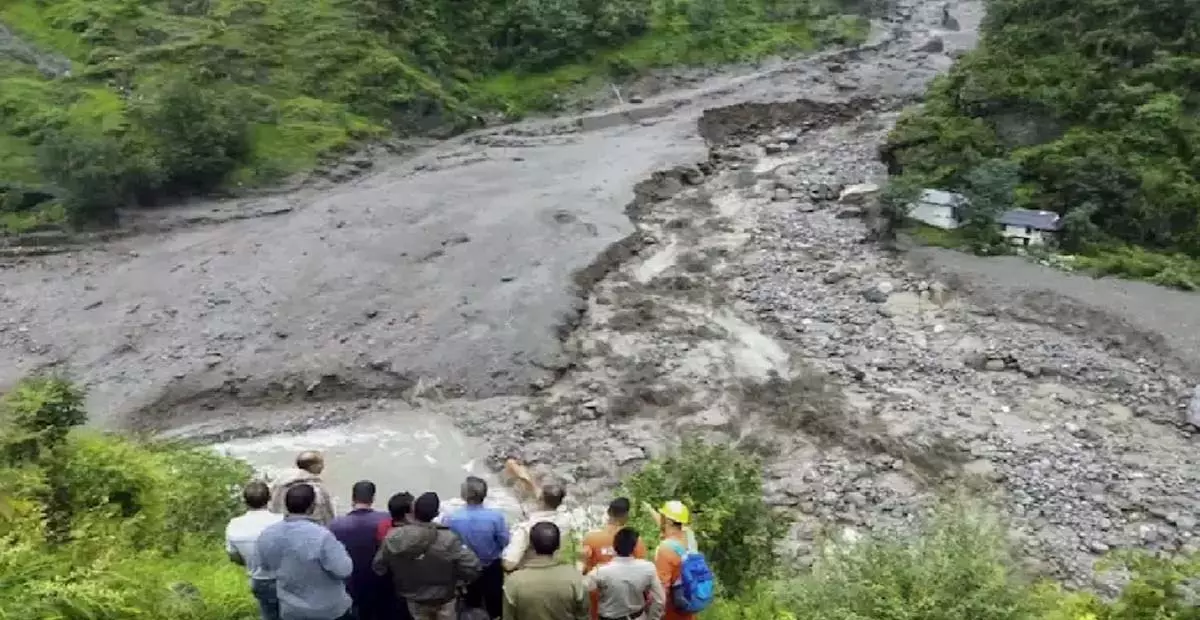 हिमाचल प्रदेश में बाढ़ से अब तक 5 की मौत हिमाचल प्रदेश में बाढ़ से अब तक 5 की मौत
