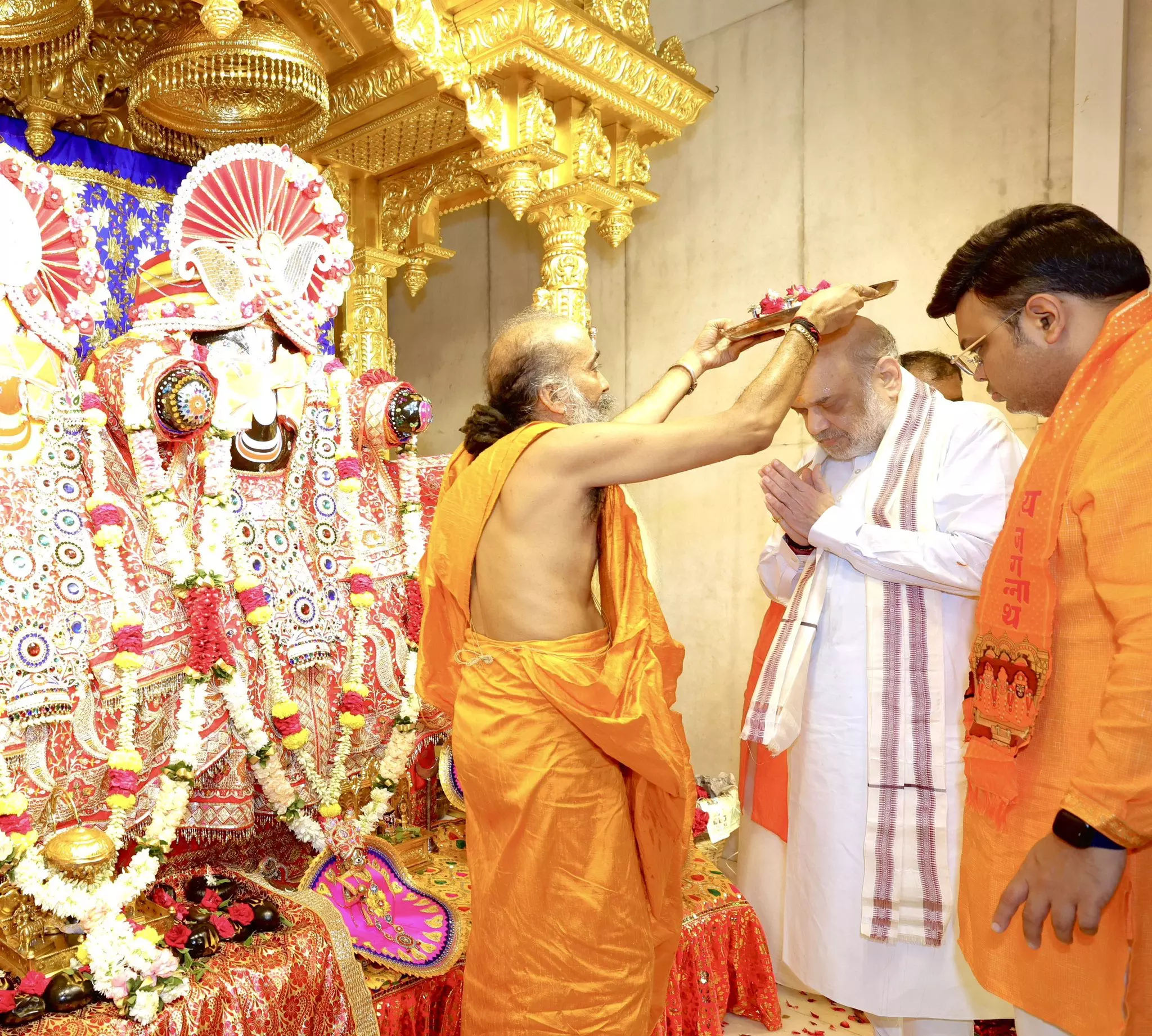 अमित शाह ने श्री जगन्नाथ मंदिर में आरती की अमित शाह ने श्री जगन्नाथ मंदिर में आरती की