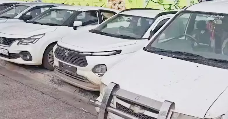 ऐसे भी चोर होते है, 10 चार पहिया गाड़ियों के साथ दो गिरफ्तार ऐसे भी चोर होते है, 10 चार पहिया गाड़ियों के साथ दो गिरफ्तार