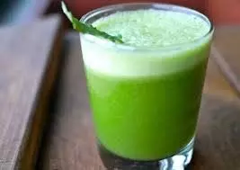 Health: किन लोगों को नहीं पीना चाहिए गिलोय का जूस, सेहत को हो सकता है नुकसान Health: किन लोगों को नहीं पीना चाहिए गिलोय का जूस, सेहत को हो सकता है नुकसान