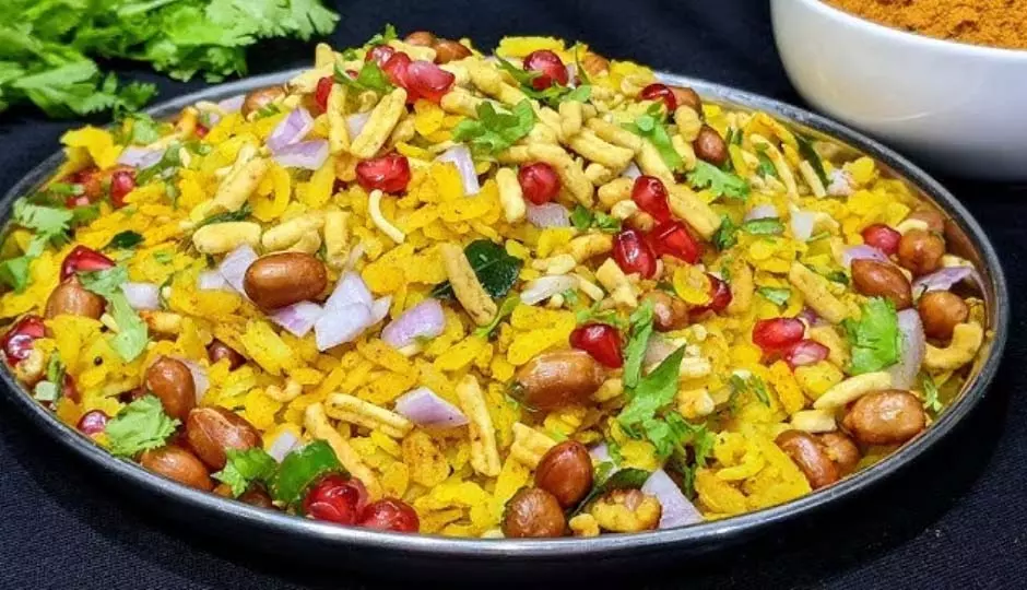 Indori Poha: घर पर झटपट बनकर तैयार हो जाती है यह डिश Indori Poha: घर पर झटपट बनकर तैयार हो जाती है यह डिश