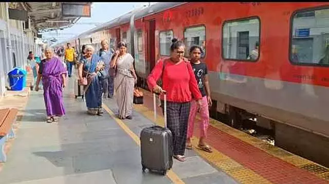 Tamil Nadu : ताम्बरम-पोदनूर साप्ताहिक ट्रेन का परिचालन जारी रखने का अनुरोध Tamil Nadu : ताम्बरम-पोदनूर साप्ताहिक ट्रेन का परिचालन जारी रखने का अनुरोध