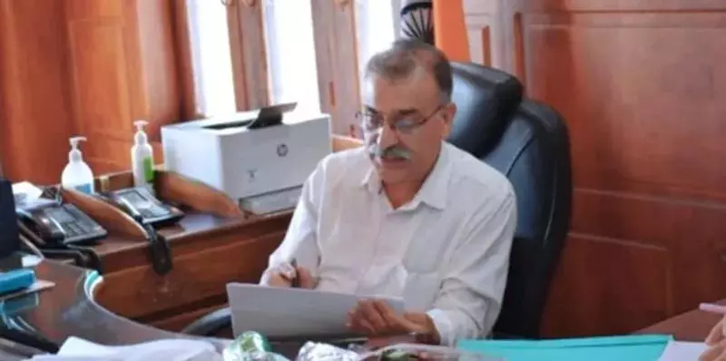 DC बांदीपोरा ने कश्मीर के पहले बकरी फार्म के काम का निरीक्षण किया DC बांदीपोरा ने कश्मीर के पहले बकरी फार्म के काम का निरीक्षण किया