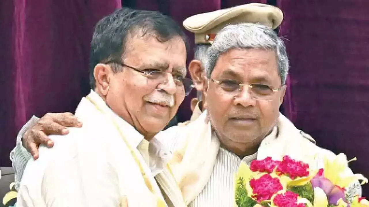 Karnataka: कांग्रेस में कई शक्ति केंद्र, सितंबर के बाद राजनीतिक घटनाक्रम संभव Karnataka: कांग्रेस में कई शक्ति केंद्र, सितंबर के बाद राजनीतिक घटनाक्रम संभव