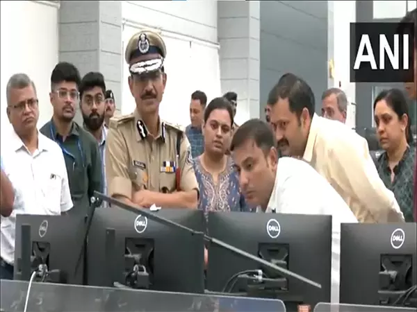 Policeआयुक्त जीएस मलिक ने रथ यात्रा शुरू होने पर कमांड सेंटर में निगरानी की समीक्षा की Policeआयुक्त जीएस मलिक ने रथ यात्रा शुरू होने पर कमांड सेंटर में निगरानी की समीक्षा की