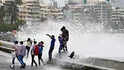 कोलाबा में औसत से 90 मिमी अधिक बारिश; शहर में हाई टाइड का अलर्ट कोलाबा में औसत से 90 मिमी अधिक बारिश; शहर में हाई टाइड का अलर्ट