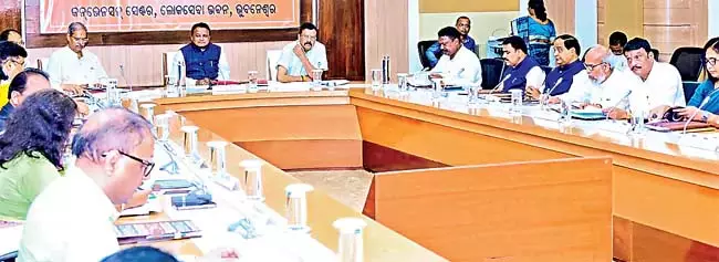 CM की अध्यक्षता में लोक सेवा भवन में आपदा प्रबंधन समिति की एक उच्चस्तरीय समीक्षा बैठक हुई CM की अध्यक्षता में लोक सेवा भवन में आपदा प्रबंधन समिति की एक उच्चस्तरीय समीक्षा बैठक हुई