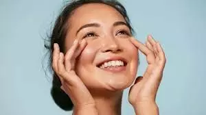 Skincare Tips: बढ़ती उम्र के साथ दिखना है जवां, तो अपनाएं ये 5 स्किनकेयर टिप्स Skincare Tips: बढ़ती उम्र के साथ दिखना है जवां, तो अपनाएं ये 5 स्किनकेयर टिप्स
