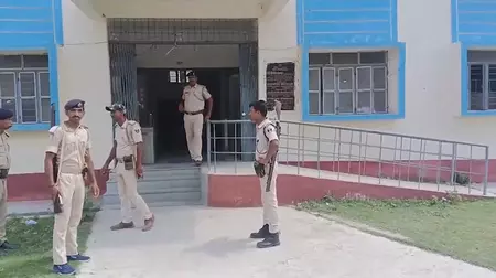 Bihar EOU ने आय से अधिक संपत्ति मामले में सरकारी अधिकारी से जुड़े छह ठिकानों पर छापेमारी की Bihar EOU ने आय से अधिक संपत्ति मामले में सरकारी अधिकारी से जुड़े छह ठिकानों पर छापेमारी की
