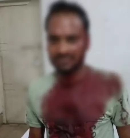गुंडागर्दी दो भाईयों के साथ, कोल्ड ड्रिंक से आरोपियों ने किया हमला गुंडागर्दी दो भाईयों के साथ, कोल्ड ड्रिंक से आरोपियों ने किया हमला