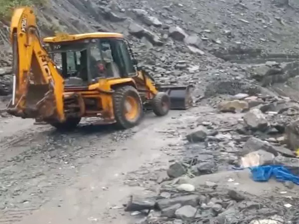 Uttarakhand rain: सोनप्रयाग के पास केदारनाथ धाम यात्रा मार्ग पर आवाजाही प्रतिबंधित Uttarakhand rain: सोनप्रयाग के पास केदारनाथ धाम यात्रा मार्ग पर आवाजाही प्रतिबंधित