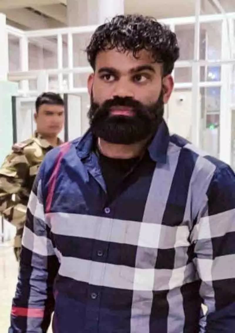 Batala में जेल में बंद गैंगस्टर जग्गू भगवानपुरिया की मां समेत दो लोगों की गोली मारकर हत्या कर दी गई Batala में जेल में बंद गैंगस्टर जग्गू भगवानपुरिया की मां समेत दो लोगों की गोली मारकर हत्या कर दी गई