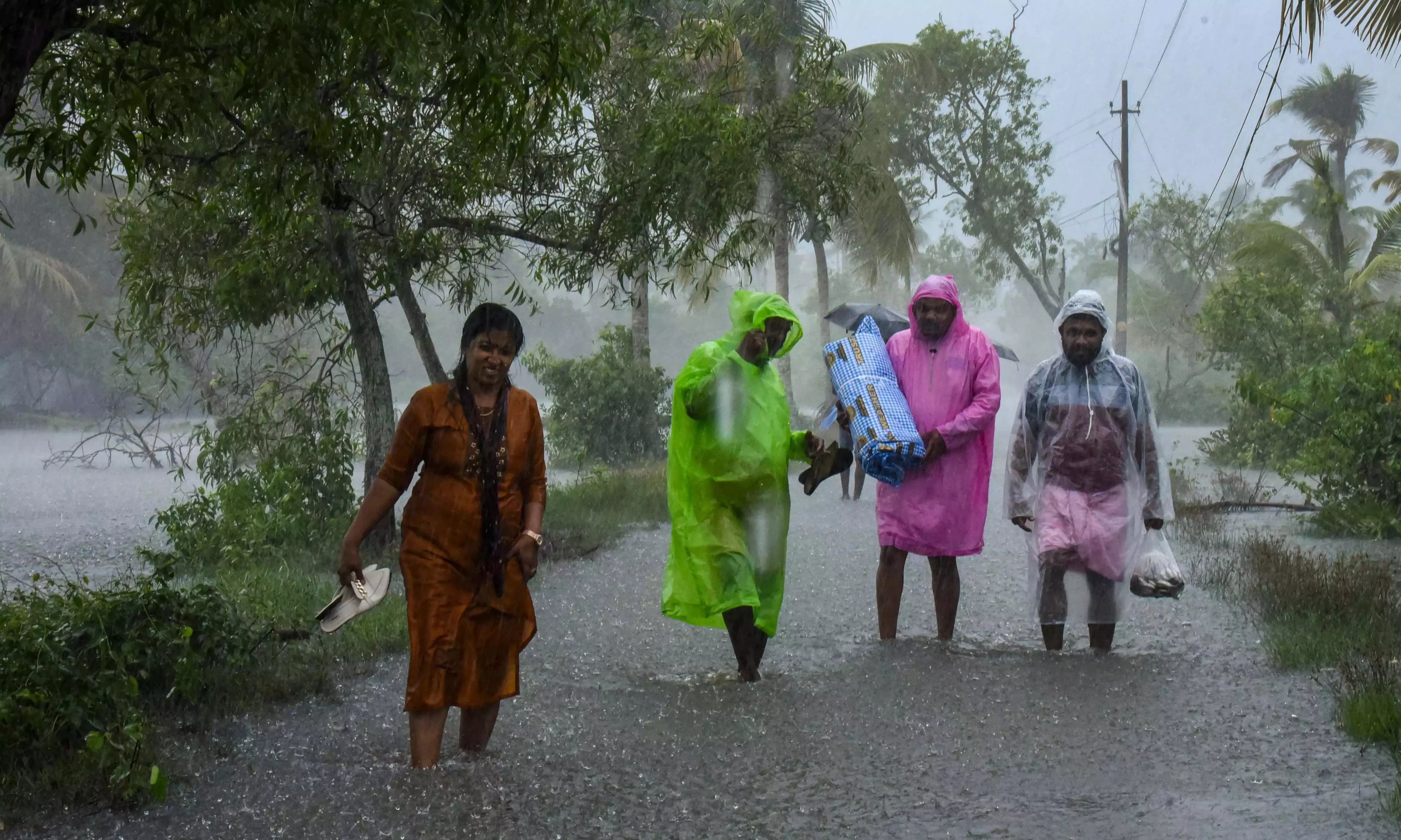 बंगाल की खाड़ी के ऊपर कम दबाव बनने से Andhra में बारिश का पूर्वानुमान बंगाल की खाड़ी के ऊपर कम दबाव बनने से Andhra में बारिश का पूर्वानुमान